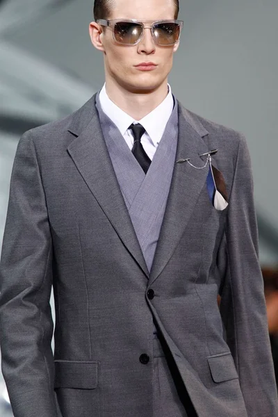 Look 64